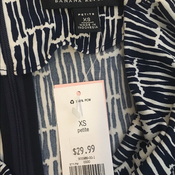 NWT Banana Republic Draped Neck Sleeveless Shirt - Picture 2 of 4